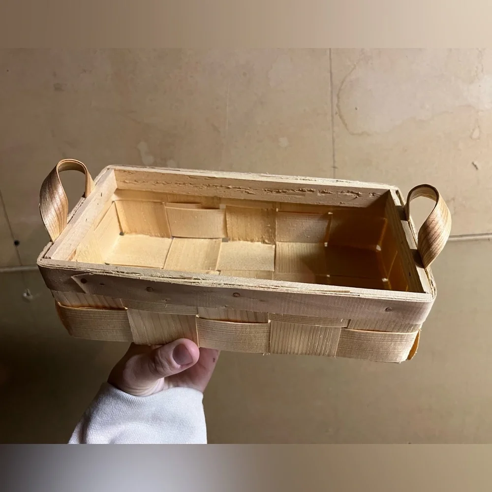 WICKER WOVEN MINI ORGANIZING BASKET